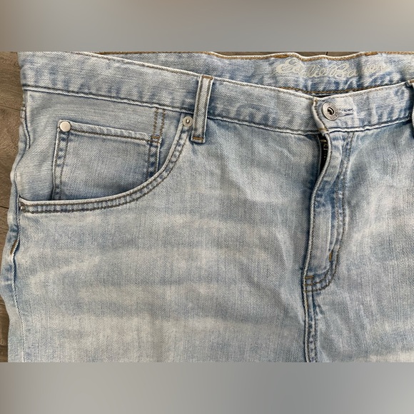 Eddie Bauer Denim Jean Boyfriend Shorts Size 16 - Picture 3 of 8